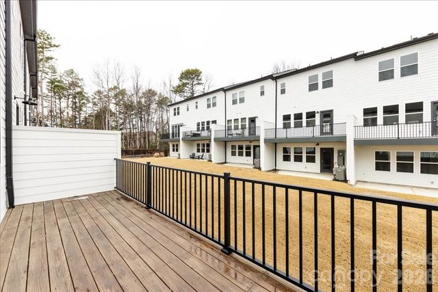 812 Flintside Lane, Charlotte, NC 28217