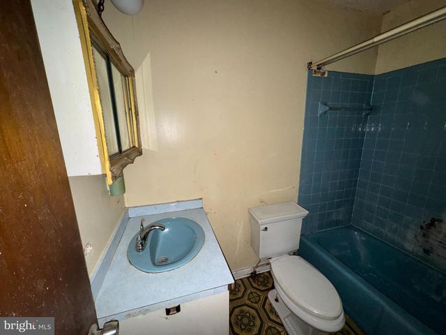5504 BURR HILL RD, Rhoadesville, VA 22542