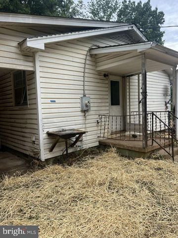 5504 BURR HILL RD, Rhoadesville, VA 22542