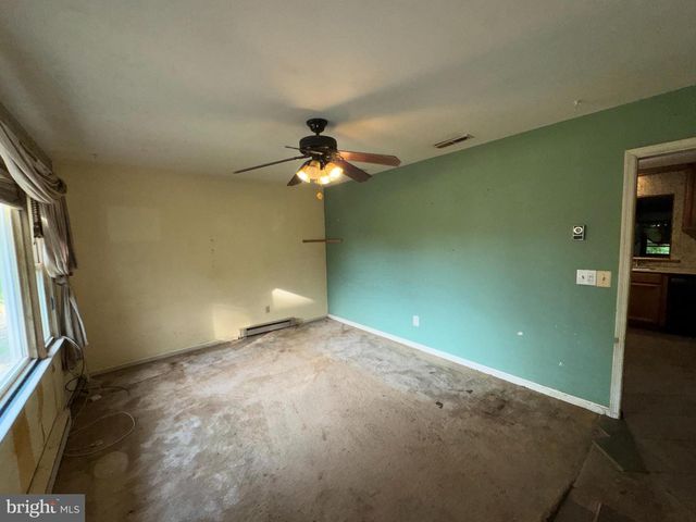 5504 BURR HILL RD, Rhoadesville, VA 22542