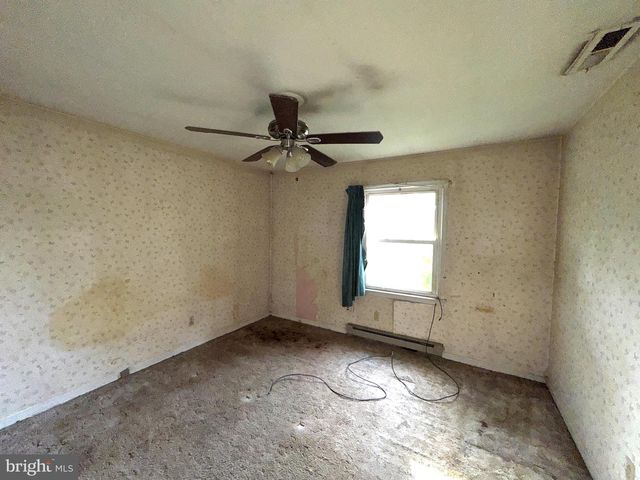 5504 BURR HILL RD, Rhoadesville, VA 22542