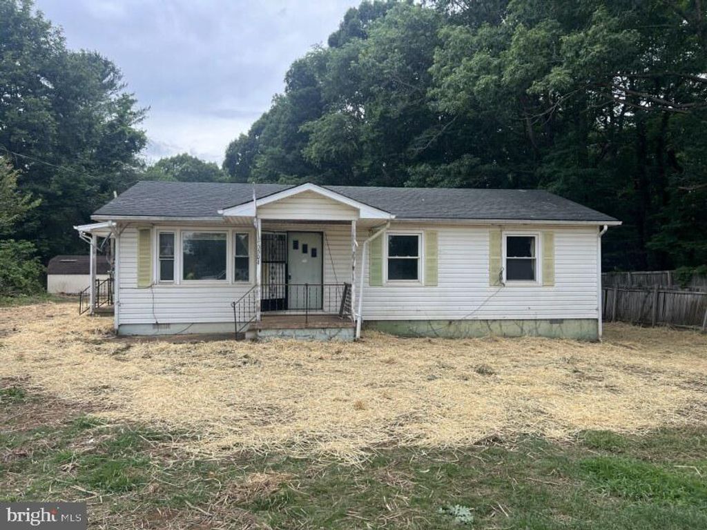 5504 BURR HILL RD, Rhoadesville, VA 22542