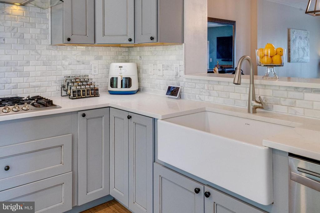 Image 11 of property listing at 5322 KELMSCOT RD, Baltimore, MD 21237