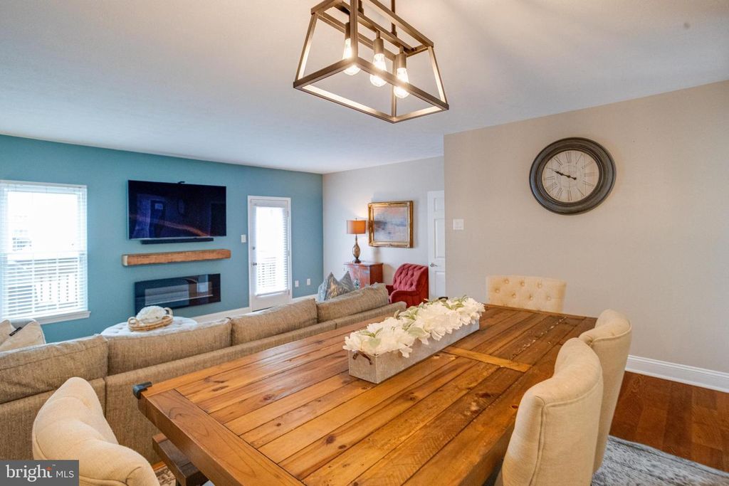 Image 15 of property listing at 5322 KELMSCOT RD, Baltimore, MD 21237