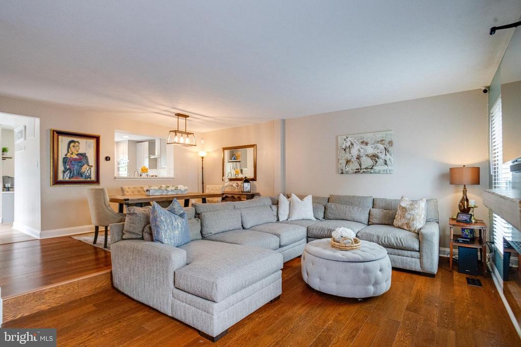 Image 19 of property listing at 5322 KELMSCOT RD, Baltimore, MD 21237