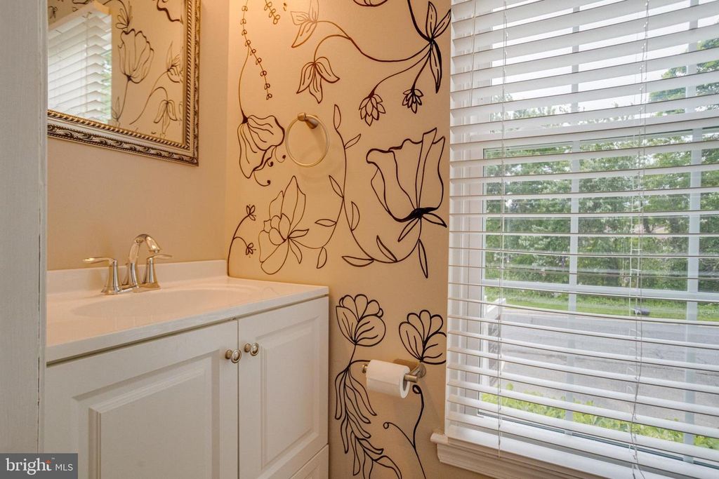 Image 21 of property listing at 5322 KELMSCOT RD, Baltimore, MD 21237