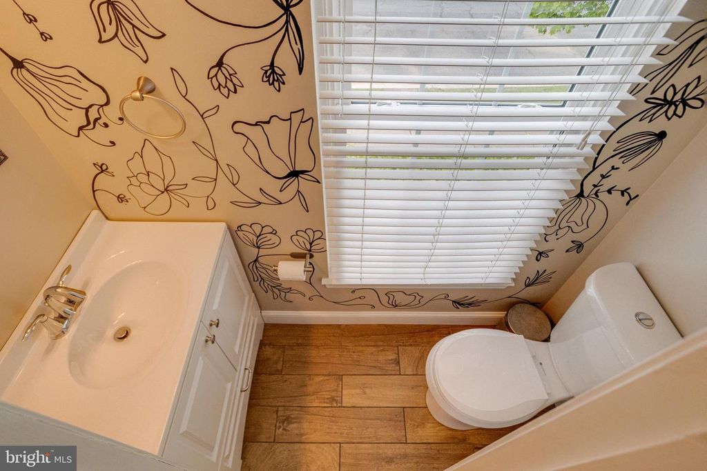 Image 22 of property listing at 5322 KELMSCOT RD, Baltimore, MD 21237