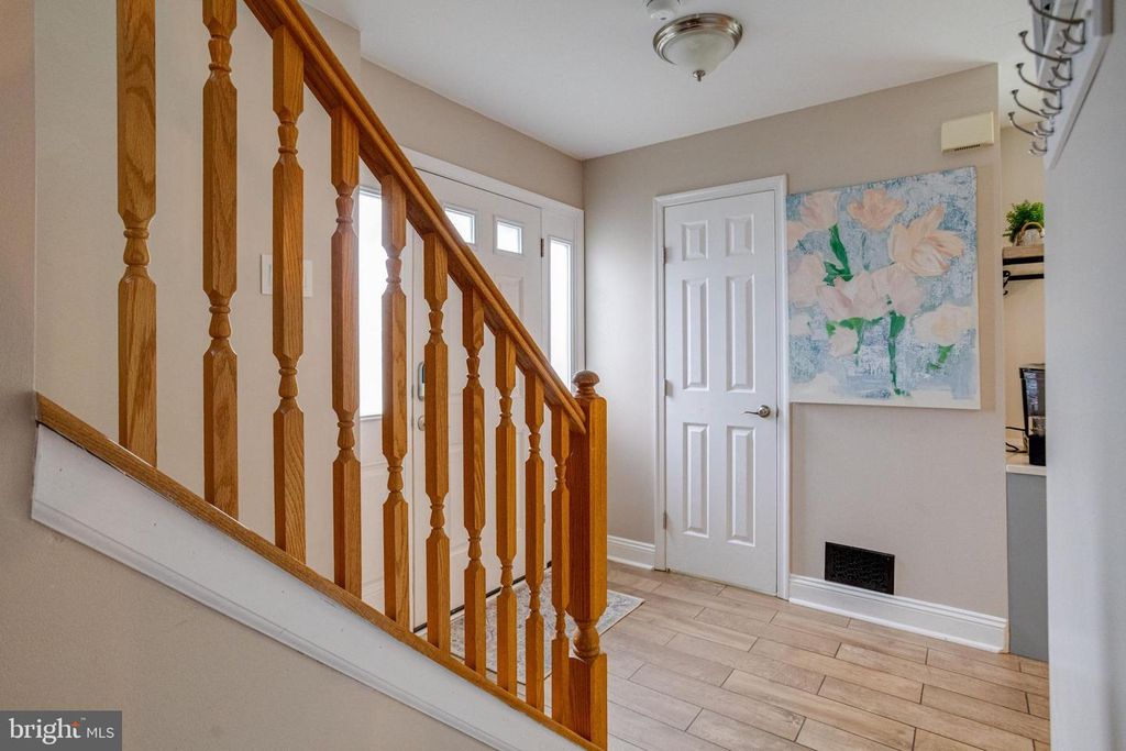 Image 4 of property listing at 5322 KELMSCOT RD, Baltimore, MD 21237