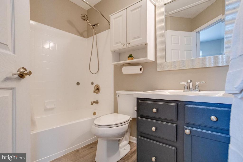 Image 40 of property listing at 5322 KELMSCOT RD, Baltimore, MD 21237