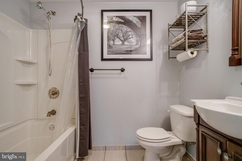 Image 51 of property listing at 5322 KELMSCOT RD, Baltimore, MD 21237