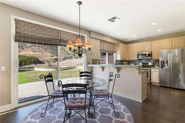 12119 Via Santa Barbara, Sylmar, CA 91342