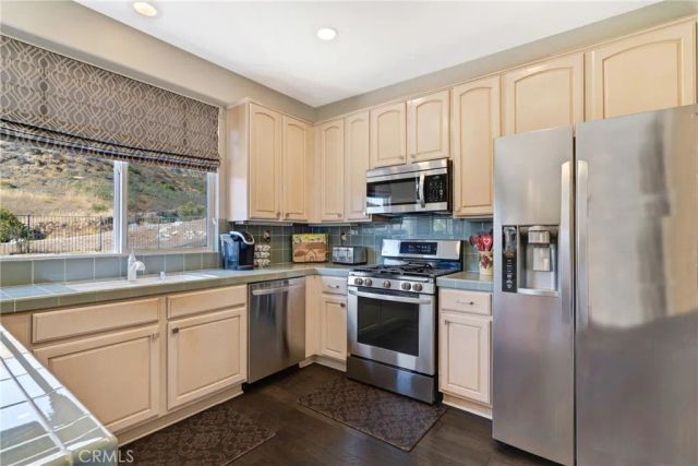 12119 Via Santa Barbara, Sylmar, CA 91342