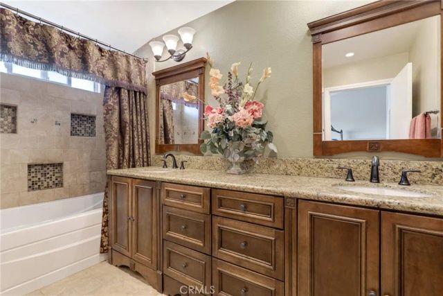 12119 Via Santa Barbara, Sylmar, CA 91342
