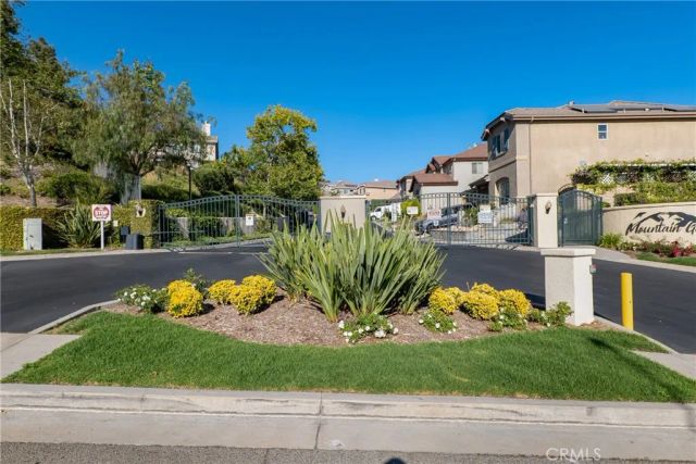 12119 Via Santa Barbara, Sylmar, CA 91342