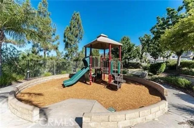 12119 Via Santa Barbara, Sylmar, CA 91342