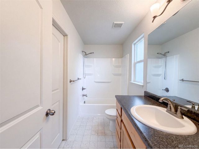 1542 Water Vista Ln, Windsor, CO 80550