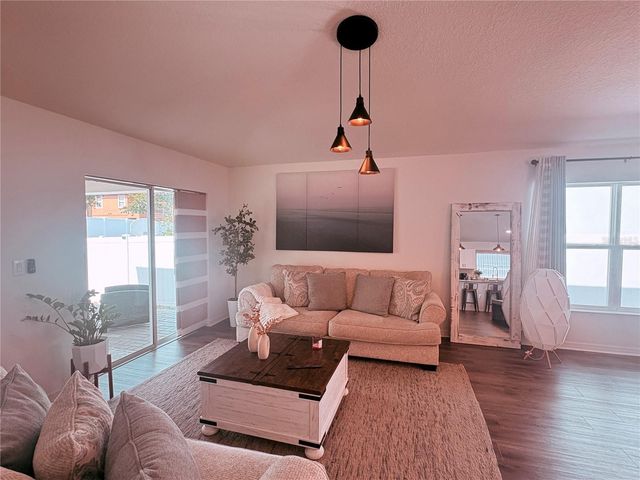 1084 PAPAYA CIRCLE, Davenport, FL 33897
