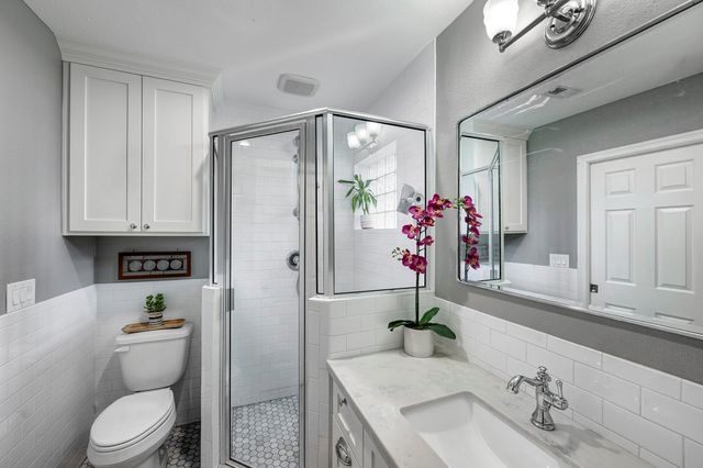 722 Azaleadell Drive, Houston, TX 77018