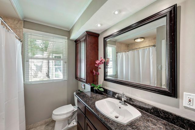 722 Azaleadell Drive, Houston, TX 77018