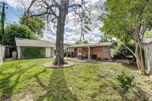 722 Azaleadell Drive, Houston, TX 77018