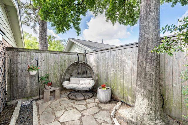 722 Azaleadell Drive, Houston, TX 77018