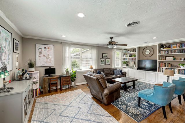 722 Azaleadell Drive, Houston, TX 77018