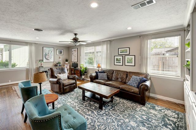 722 Azaleadell Drive, Houston, TX 77018