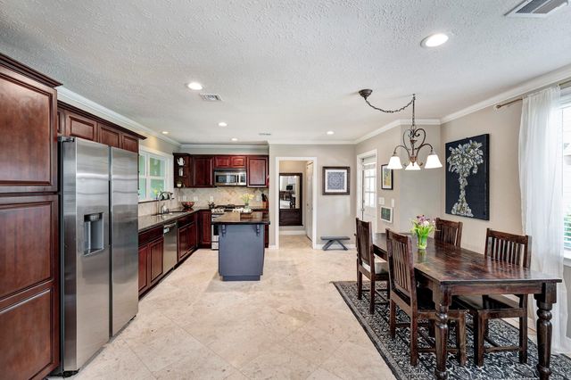 722 Azaleadell Drive, Houston, TX 77018