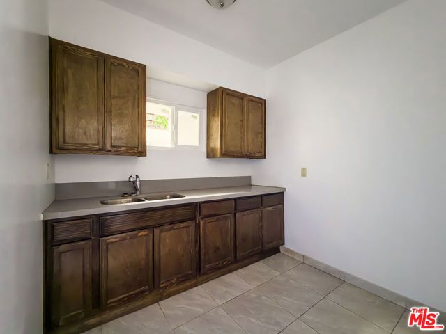 3309 S Main Street 11, Los Angeles, CA 90007