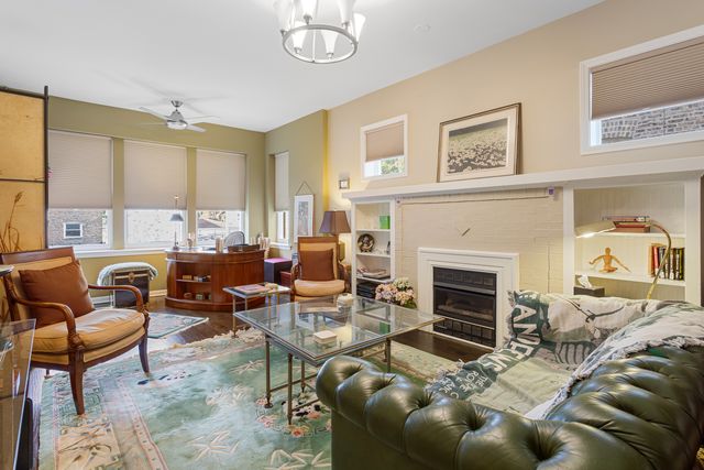 3512 W Leland Avenue 1, Chicago, IL 60625