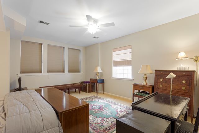 3512 W Leland Avenue 1, Chicago, IL 60625