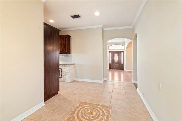 900 North Randolph Avenue, Bryan, TX 77803