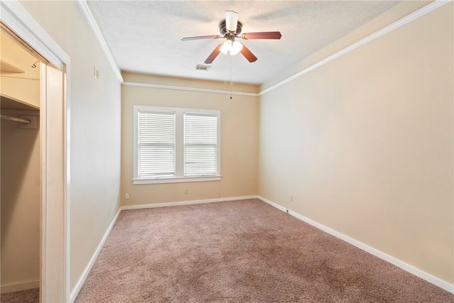 900 North Randolph Avenue, Bryan, TX 77803