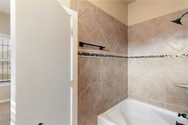 900 North Randolph Avenue, Bryan, TX 77803