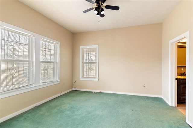 900 North Randolph Avenue, Bryan, TX 77803