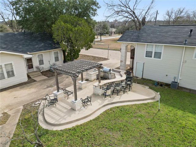 900 North Randolph Avenue, Bryan, TX 77803