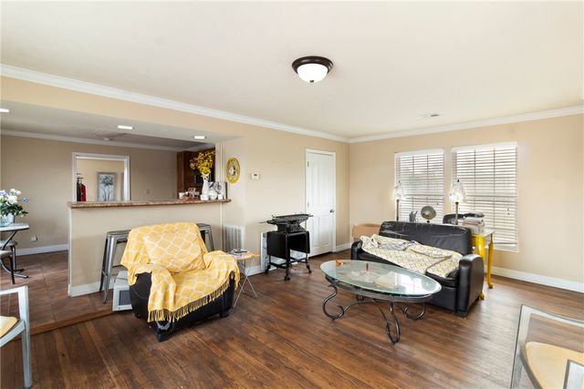 900 North Randolph Avenue, Bryan, TX 77803