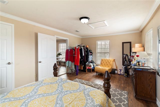 900 North Randolph Avenue, Bryan, TX 77803