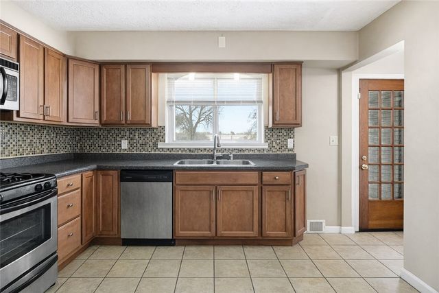 2129 Admiral, Aliquippa, PA 15001