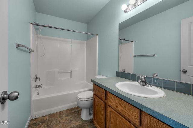 444 SW 28th Street, Redmond, OR 97756