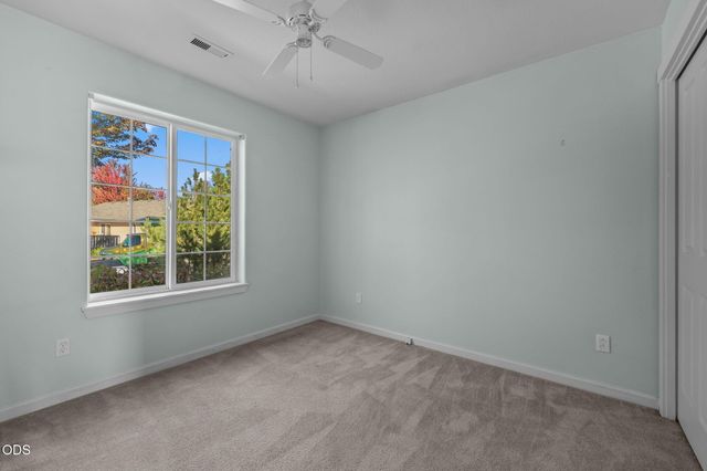 444 SW 28th Street, Redmond, OR 97756