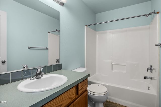 444 SW 28th Street, Redmond, OR 97756