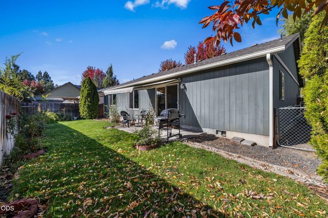 444 SW 28th Street, Redmond, OR 97756