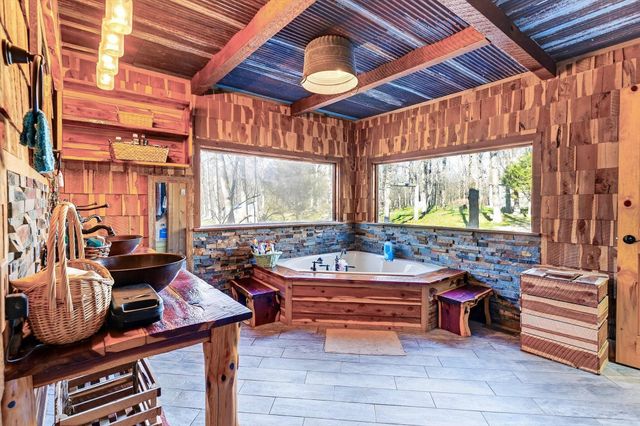 23394 Lawrence 1096, Monett, MO 65708