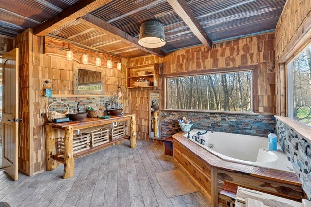 23394 Lawrence 1096, Monett, MO 65708