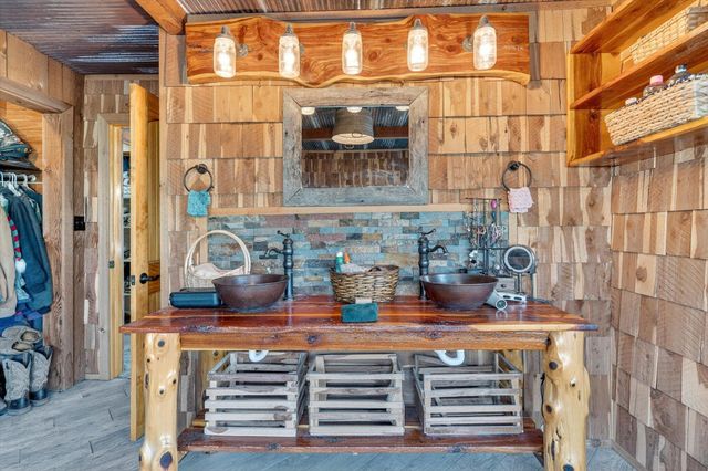 23394 Lawrence 1096, Monett, MO 65708