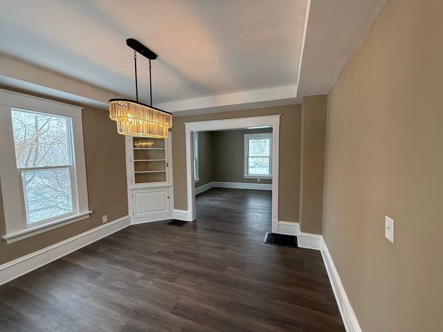 2107 E Locust Street, Davenport, IA 52803