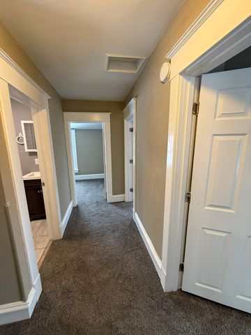 2107 E Locust Street, Davenport, IA 52803