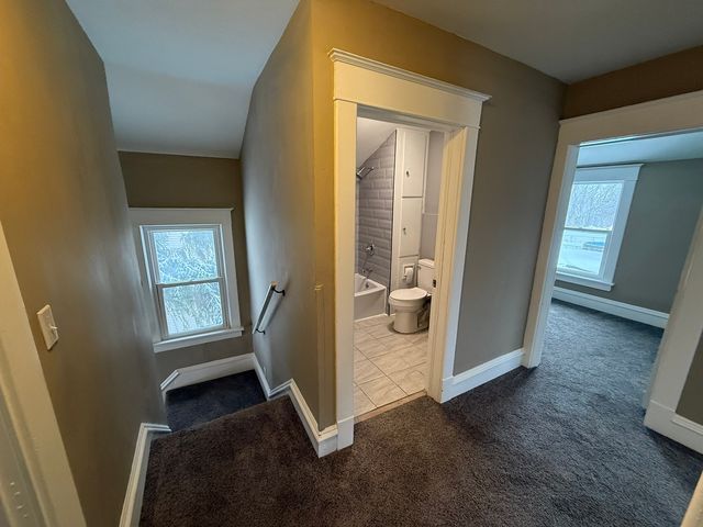 2107 E Locust Street, Davenport, IA 52803