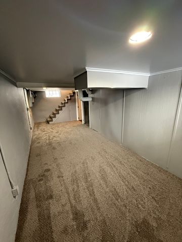 2107 E Locust Street, Davenport, IA 52803